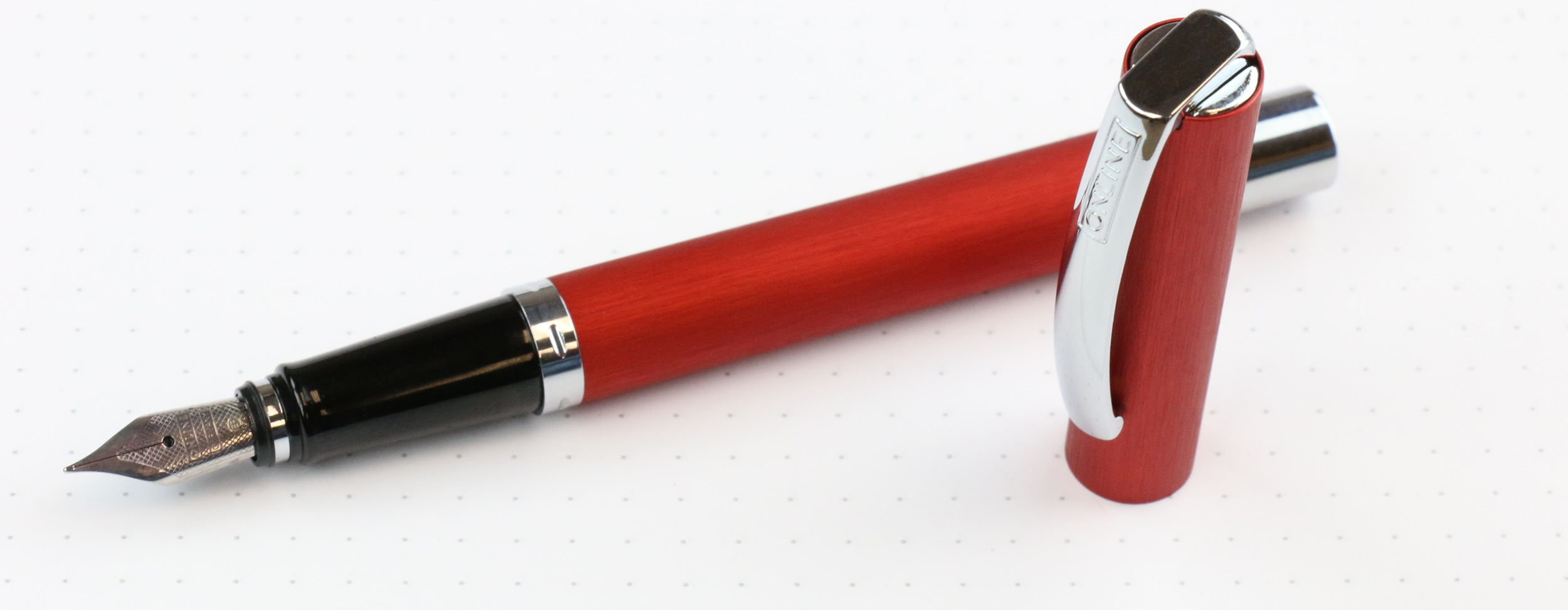 Am the pens red. Ручка двухцветная шариковая. Pen Red Pen Black. Dunhill Sentryman Alligator Ballpoint nwe2533. Шариковая ручка Кришна.