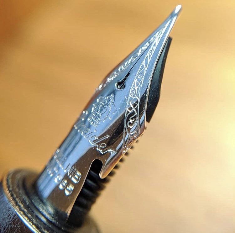 Pineider Arco fountain pen review by @klohpost