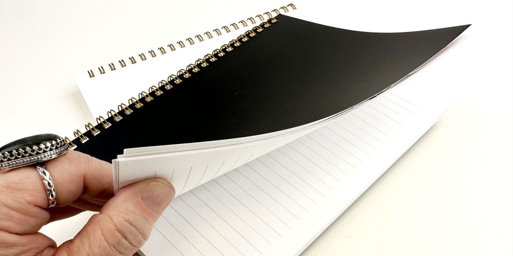 This Wearingeul Jaquere Reservoir spiral bound notebook is one of our popular A5 notebooks. 