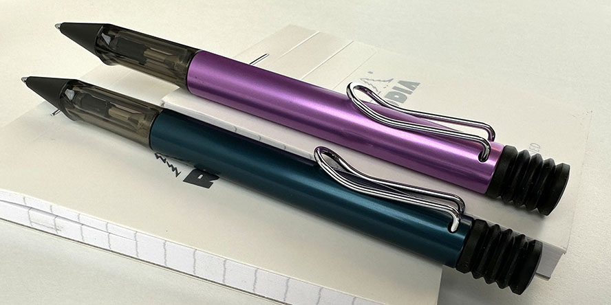 lamy_2023_special_edition_al_star_ballpoint_pens_lilac_and_petrol_side_by_side