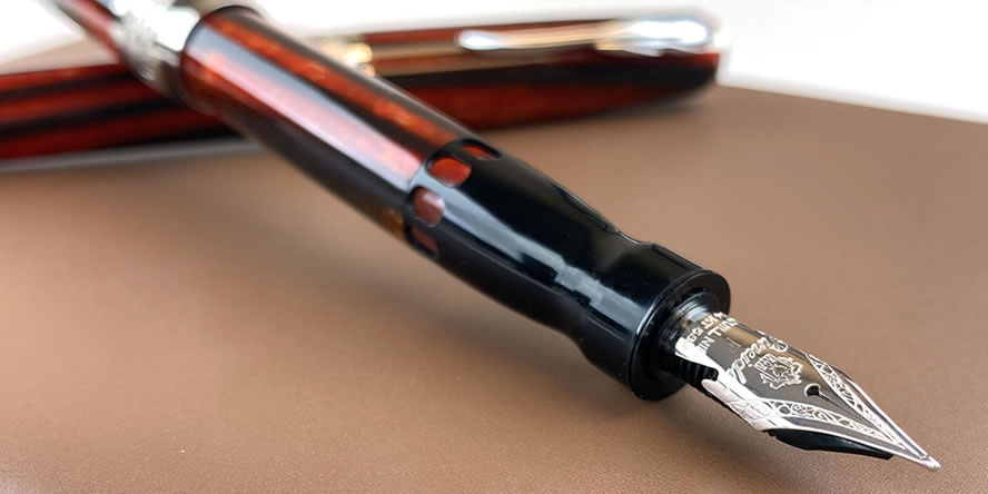 pineider_arco_firefox_fountain_pen