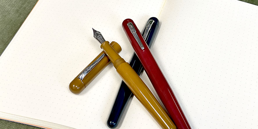ranga_4c_ebonite_fountain_pens_uncapped