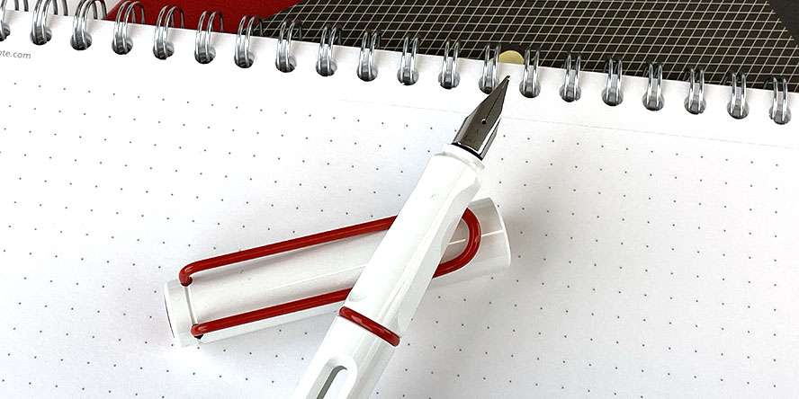 lamy_special_edition_safari_fountain_pen_white_red_nib