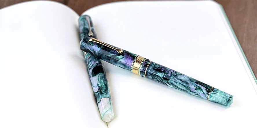 leonardo_brooks_resin_momento_zero_limited_edition_fountain_pen_mother_of_pearl_gold_trim