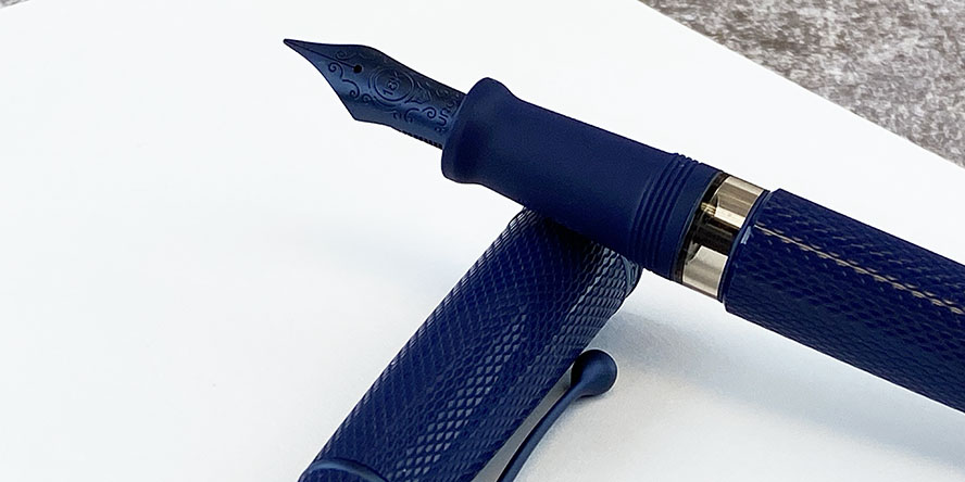 aurora_888_blue_mamba_fountain_pen_blue_pvd_plated_nib
