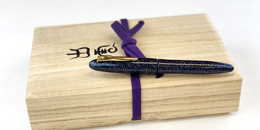 Platinum Raden Izumo "Galaxy" Fountain Pens platinum_izumo_raden_galaxy_fountain_pen_on_box