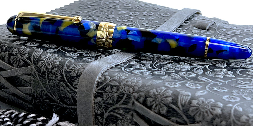 penlux_masterpiece_delgado_betta_fountain_pen_capped