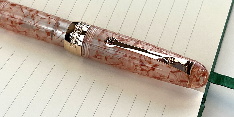 penlux_masterpiece_delgado_limited_edition_cherry_blossom_fountain_pen_cap_closeup