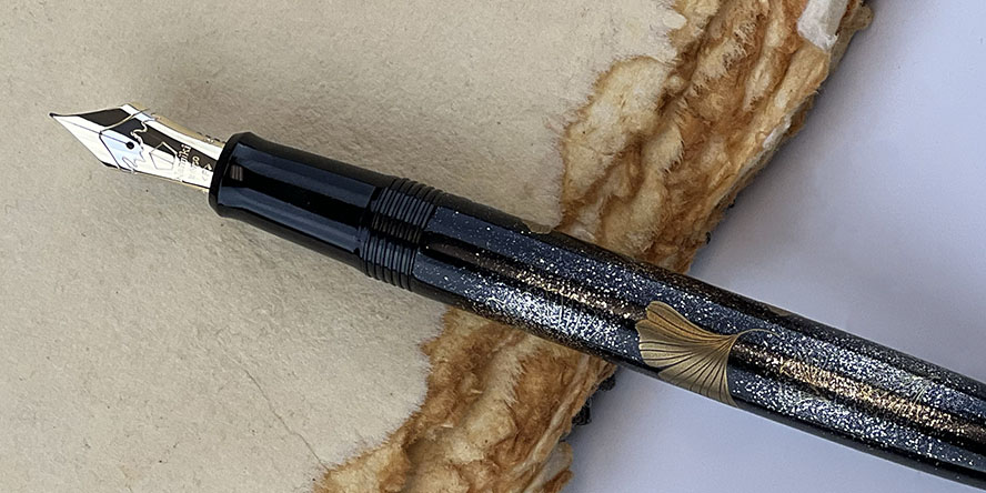 namiki_yukari_2022_limited_edition_ginkgo_fountain_pen_uncapped