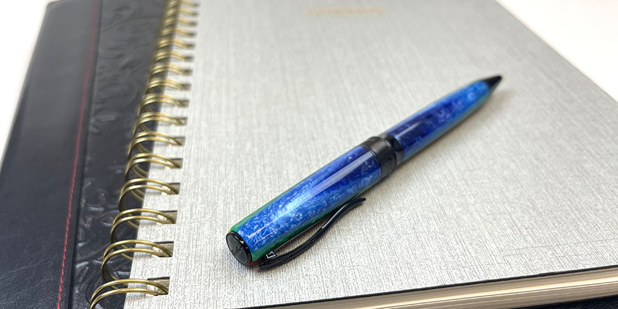 pineider_arco_stilo_rainbow_ballpoint_pens_blue