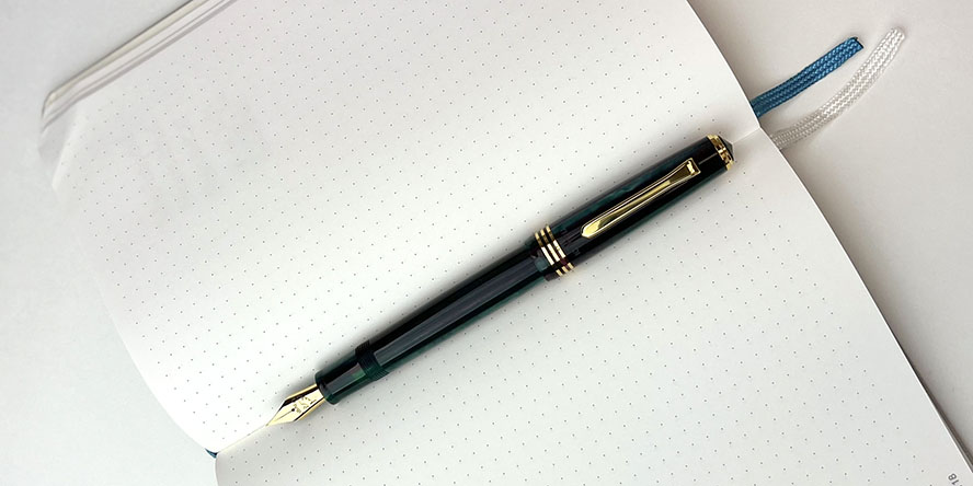 tibaldi_n60_with_18kt_gold_trim_fountain_pens_uncapped
