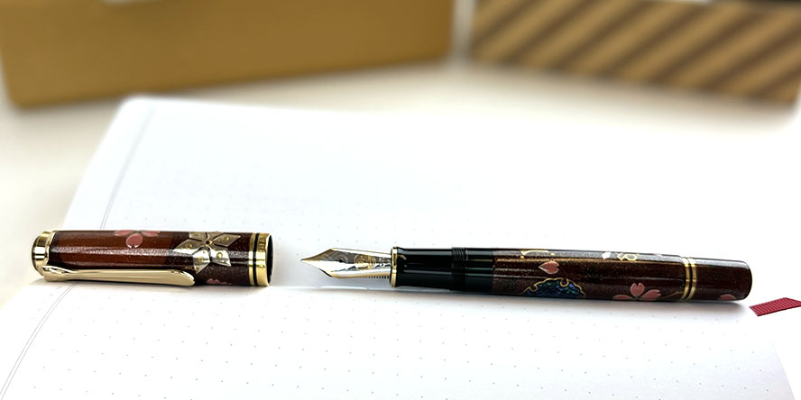 pelikan_m1000_maki_e_sun_moon_and_flowers_fountain_pen_limited_edition_from_side