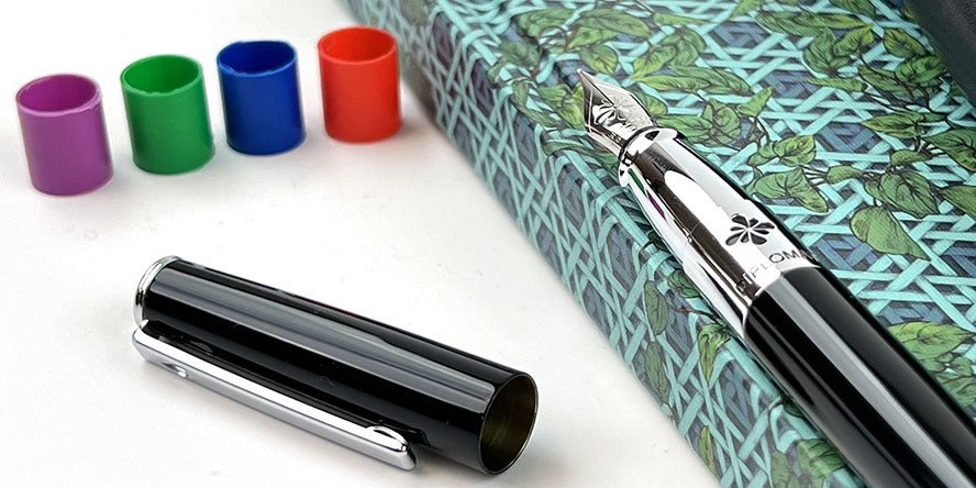 diplomat_clr_black_lacquer_fountain_pen_with_color_changing_center_ring_piecces