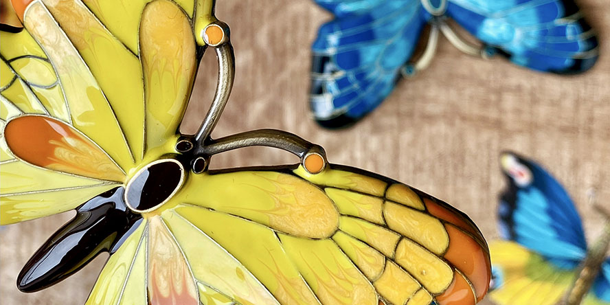esterbrook_butterfly_page_holder_yellow_closeup