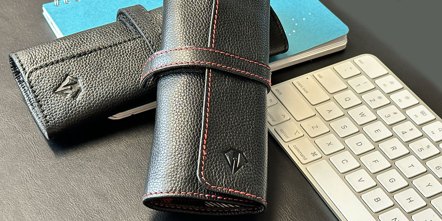 dee_charles_designs_5_pen_leather_roll_on_desk