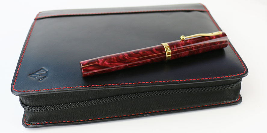 magna_carta_mag_1000_rustic_red_fountain_pens_capped_on_dee_charles_zipper_pen_case