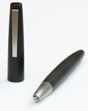 Lamy 2000 Fountain uncapped Pen Review